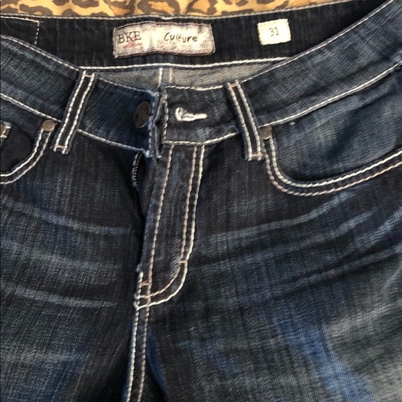 BKE Couture  size 31  blue jeans straight cropped shown  w/ cuff NWT - Picture 9 of 16